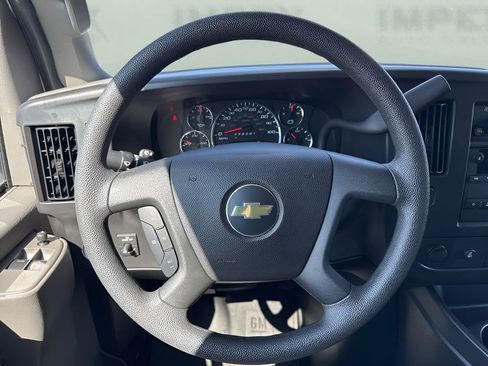 Used 2025 Chevrolet Express 3500 LT w/ LT Preferred Equipment Group RWD image 13