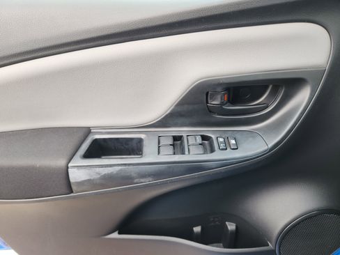 Used 2016 Toyota Yaris L image 27