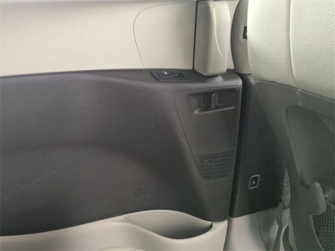 Certified 2021 Chrysler Pacifica Touring-L image 37