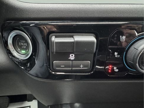 Used 2024 Chevrolet Silverado 2500 LTZ w/ LTZ Premium Package image 28