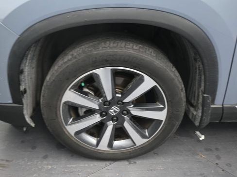 Used 2024 Honda Pilot Touring image 9