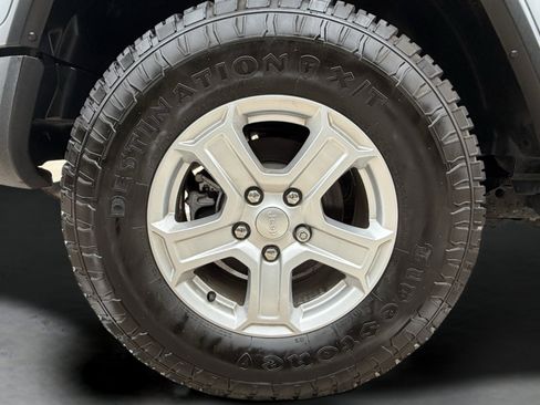 Used 2020 Jeep Wrangler Unlimited Sport image 13