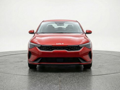 Used 2025 Kia K4 LXS image 2