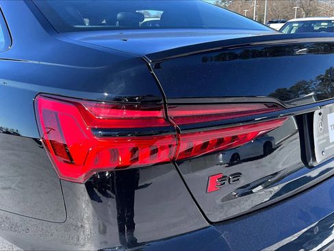 Used 2021 Audi S6 Premium Plus w/ S Sport Package image 27