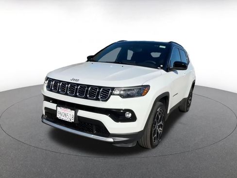 Used 2025 Jeep Compass Limited image 7