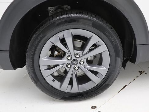 Used 2023 Ford Explorer XLT w/ Equipment Group 202A image 10