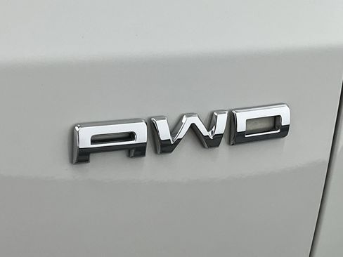 Certified 2022 Ford Escape Titanium AWD/4WD image 32