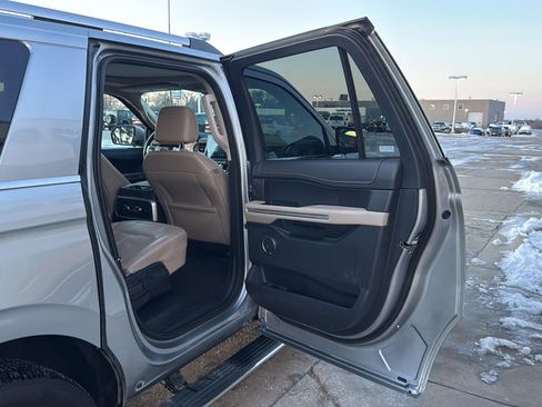 Used 2024 Ford Expedition Max Limited image 20