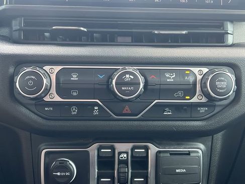 Used 2024 Jeep Wrangler Unlimited Sport AWD/4WD image 13