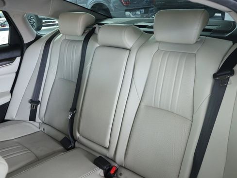 Used 2018 Honda Accord Touring image 32
