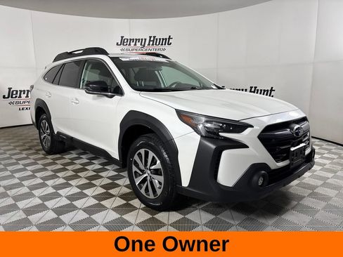 Used 2025 Subaru Outback Premium AWD/4WD image 4