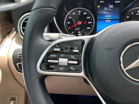 Used 2022 Mercedes-Benz GLC 300 image 23