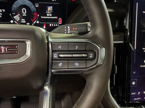 Used 2025 GMC Yukon Elevation w/ Elevation Premium Package AWD/4WD image 17