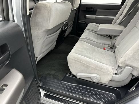 Used 2014 Toyota Sequoia SR5 AWD/4WD image 22