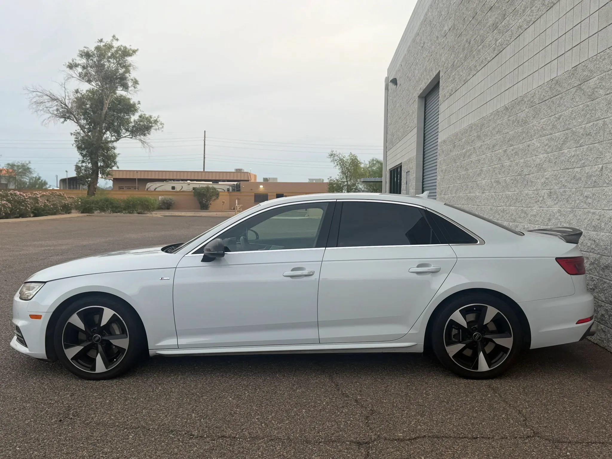 Used 2017 Audi A4 2.0T Premium Plus w/ Premium Plus Package AWD/4WD image 5
