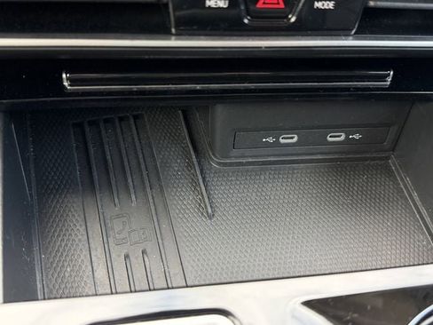 Used 2025 Volkswagen Atlas SE image 21