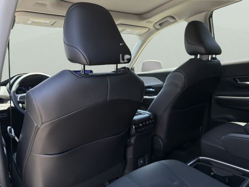 Used 2024 Toyota Grand Highlander AWD Hybrid image 21