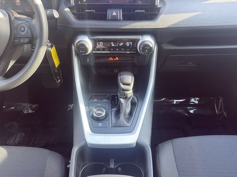Used 2024 Toyota RAV4 LE AWD/4WD image 15