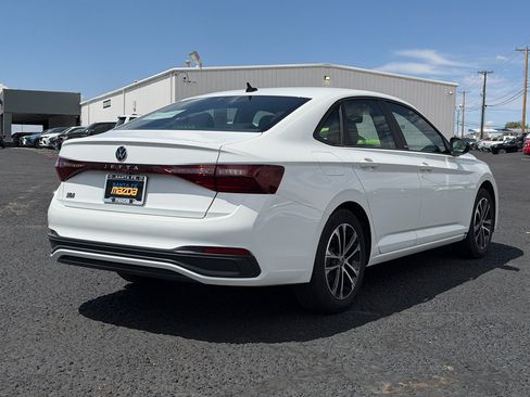 Used 2025 Volkswagen Jetta Sport FWD image 3