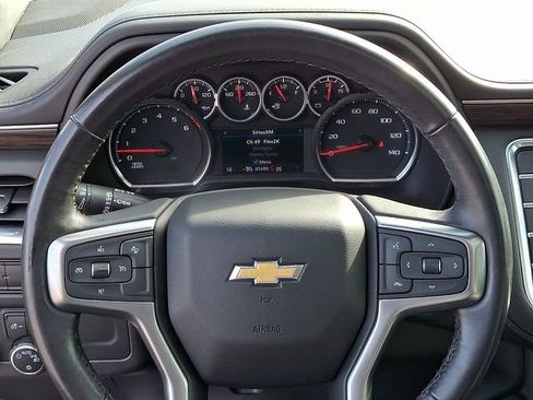 Used 2021 Chevrolet Suburban LT image 25