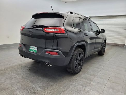 Used 2018 Jeep Cherokee Latitude w/ Altitude Package image 9