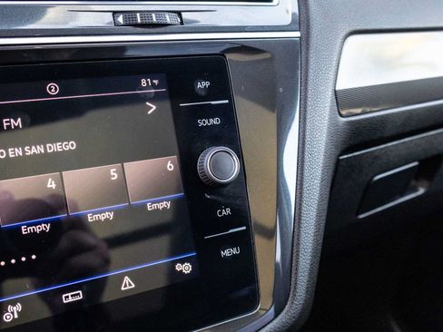 Used 2022 Volkswagen Tiguan SE w/ Panoramic Sunroof Package AWD/4WD image 38