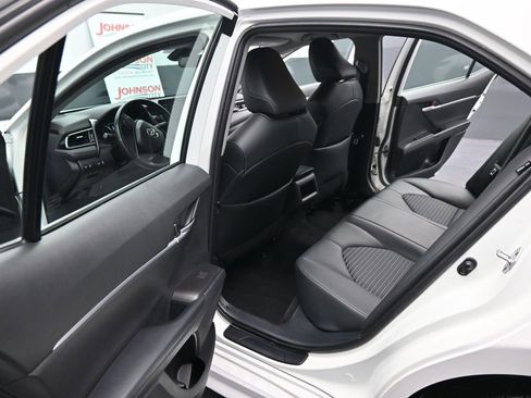 Used 2023 Toyota Camry SE image 16