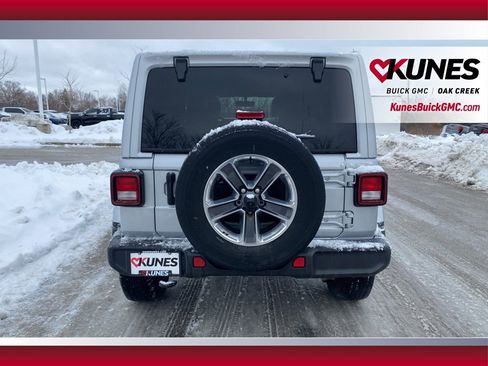 Used 2023 Jeep Wrangler Sahara image 5