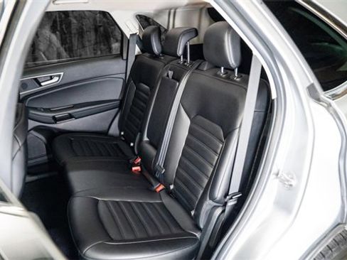 Used 2021 Ford Edge SEL image 12