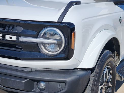 Used 2025 Ford Bronco Outer Banks AWD/4WD image 10