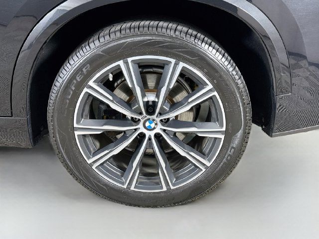 Used 2019 BMW X5 xDrive50i w/ M Sport Package AWD/4WD image 32