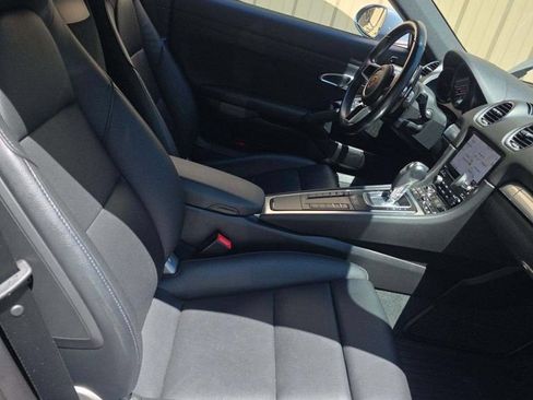 Used 2018 Porsche 718 Cayman RWD image 5