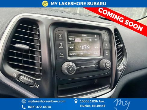 Used 2014 Jeep Cherokee Sport AWD/4WD image 9