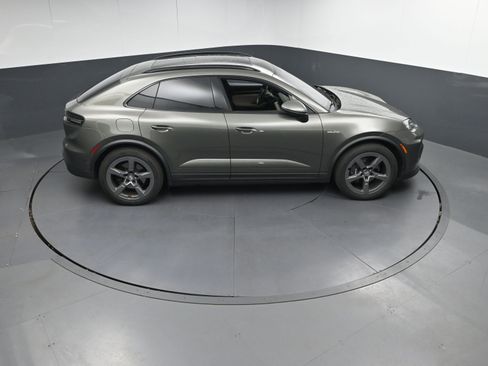 Certified 2025 Porsche Macan 4 Electric image 40