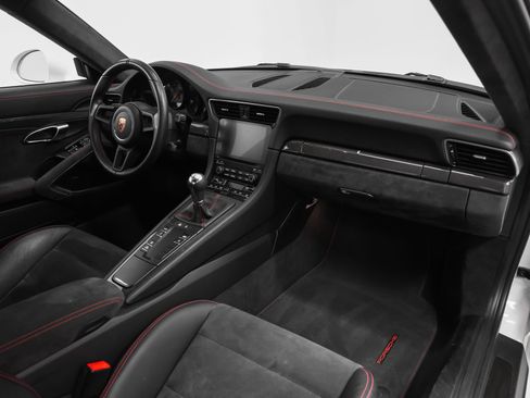 Certified 2018 Porsche 911 GT3 RWD image 35