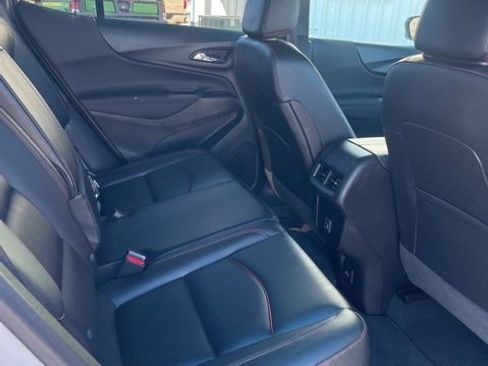 Used 2022 Chevrolet Equinox RS w/ RS Leather Package image 9