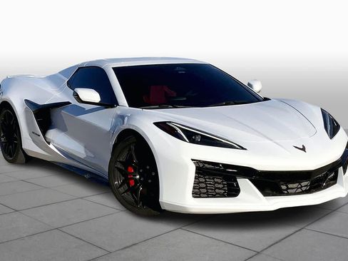 Used 2024 Chevrolet Corvette Z06 image 2