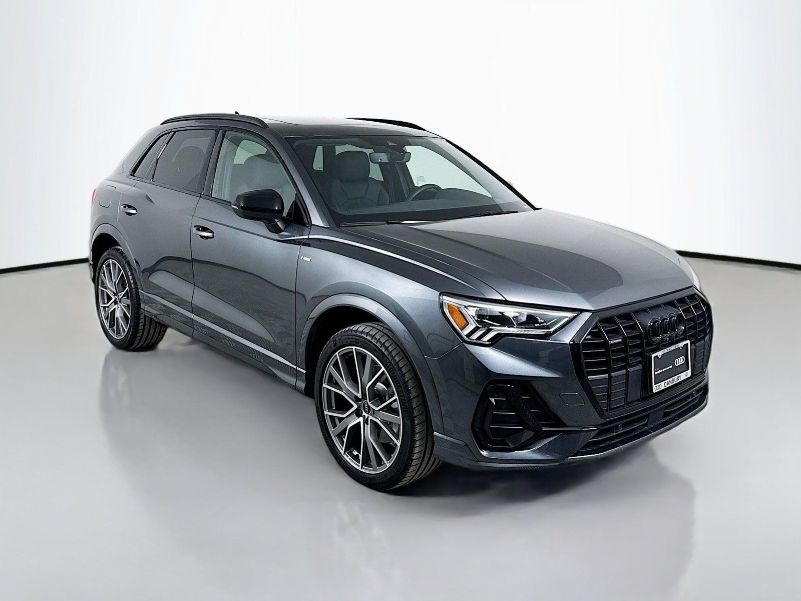 Used 2025 Audi Q3 2.0T Premium Plus w/ Premium Plus Package AWD/4WD image 7