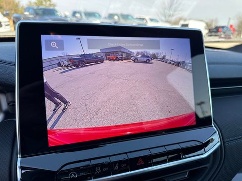 New 2026 Jeep Compass Latitude image 23