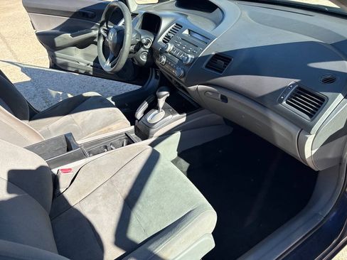 Used 2011 Honda Civic DX-VP image 10