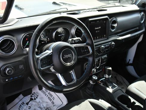 Used 2023 Jeep Wrangler Unlimited Rubicon 4xe w/ Steel Bumper Group image 18