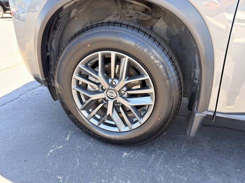 Used 2021 Nissan Rogue S image 36