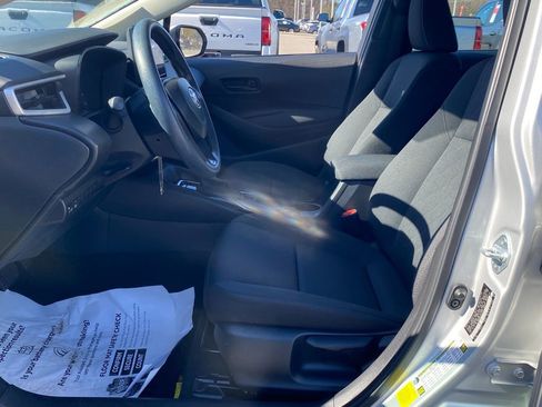 Used 2025 Toyota Corolla LE image 4