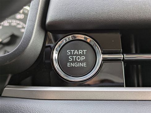 New 2025 Mitsubishi Outlander SE image 29