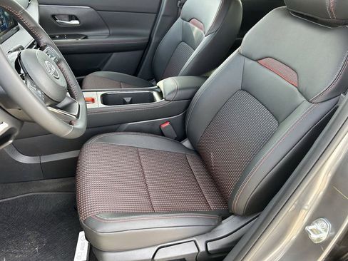 New 2026 Nissan Kicks SR image 16