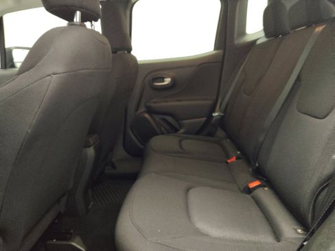 Used 2023 Jeep Renegade Latitude image 18