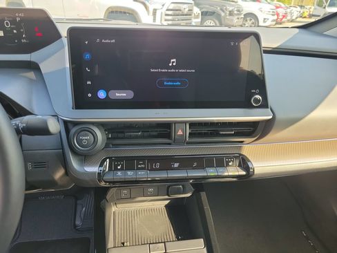 Used 2026 Toyota Prius XLE FWD image 21