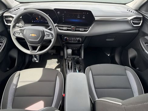 Used 2025 Chevrolet TrailBlazer LT FWD image 13