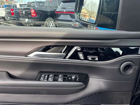 Certified 2025 Jeep Grand Wagoneer Series II Obsidian w/ Quick Order Packagew 28T image 24