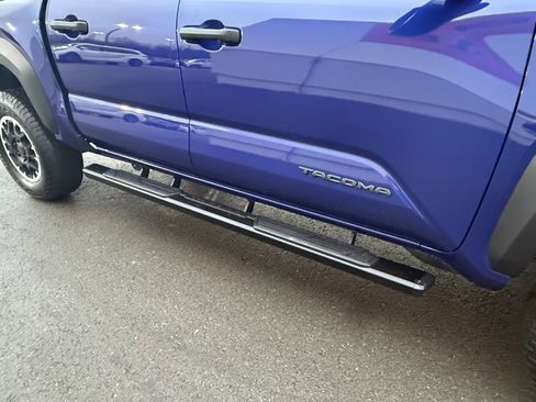 Used 2024 Toyota Tacoma TRD Off-Road image 2